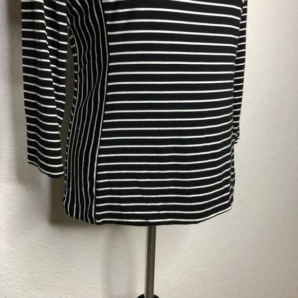 WHBM black white contrasting striped knit top size Medium - Picture 3 of 14